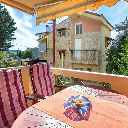بيت للعطل Varveri's House