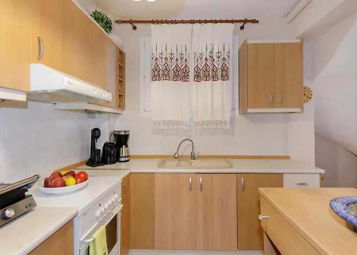 بيت للعطل Varveri's House *