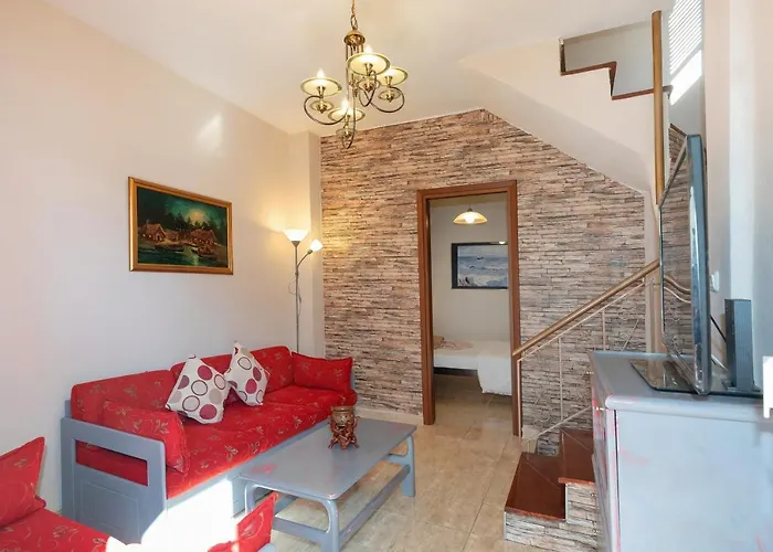 بيت للعطل Varveri's House