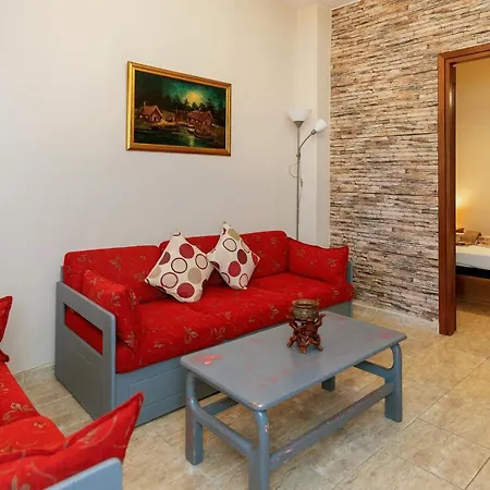 Holiday home Varveri's House