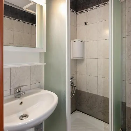 Varveri's House Никити