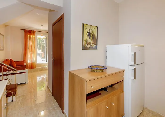 度假居 Varveri's House 尼基季